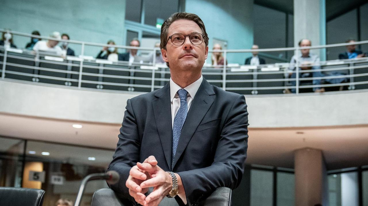 Andreas Scheuer (CSU), Bundesminister für Verkehr und digitale Infrastruktur, kommt als Zeuge vor den Maut-Untersuchungsausschuss des Bundestags 