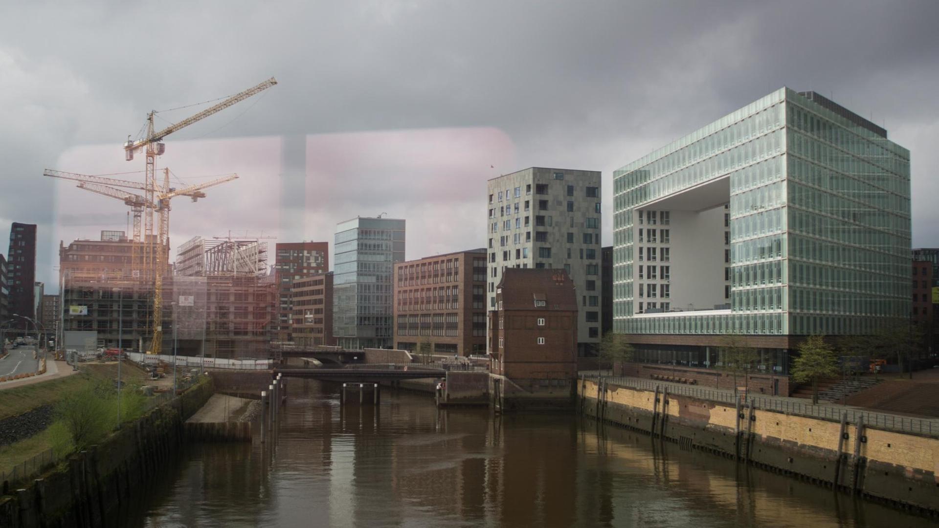 Stadt im Umbruch: die Skyline von Hamburg