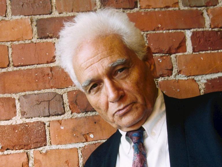Jacques Derrida (1930−2004) am 24. Mai 2000 in Helsinki