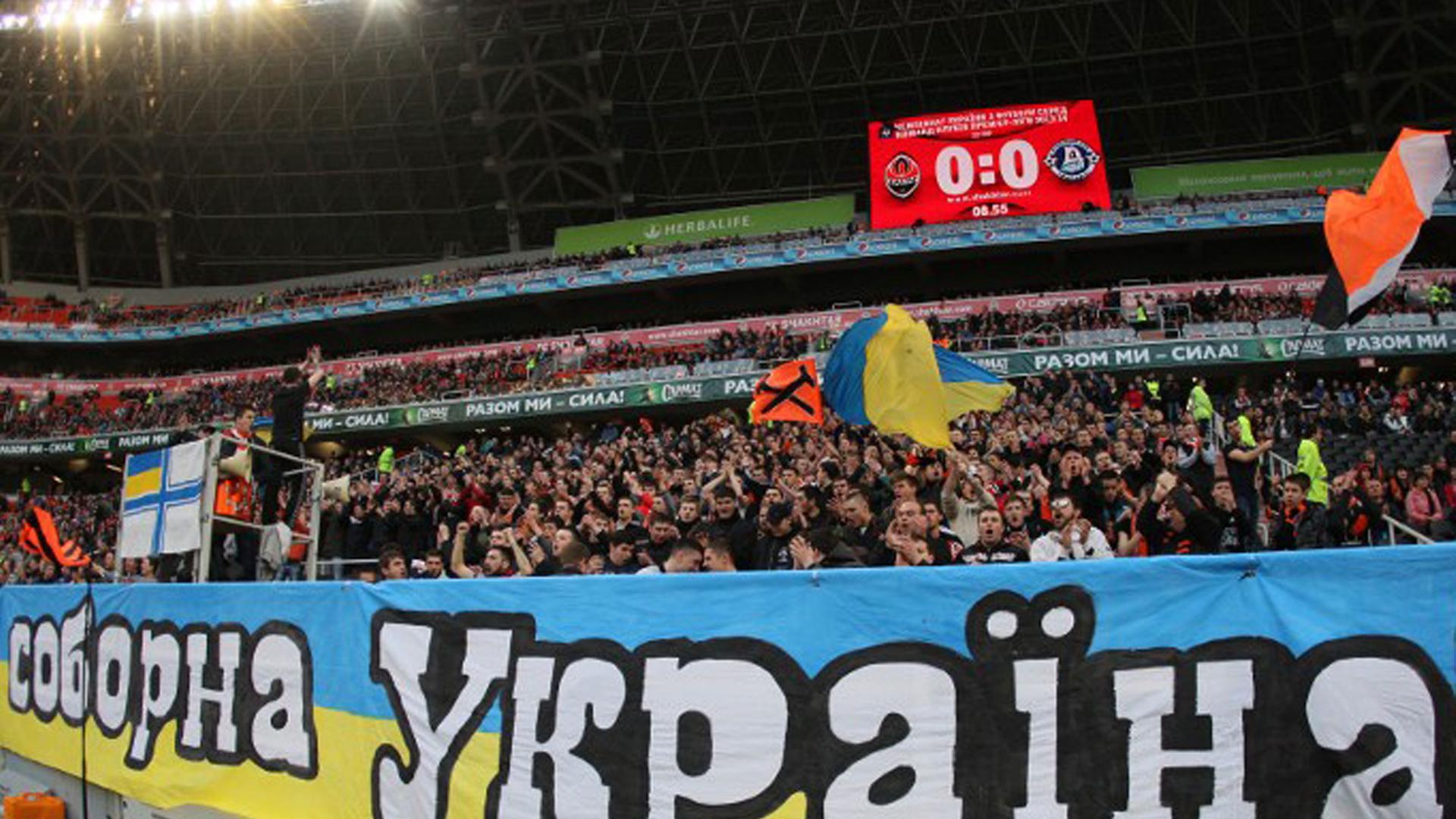 Auf einem Banner fordern Schachtjor-Fans eine "Vereinigte Ukraine".