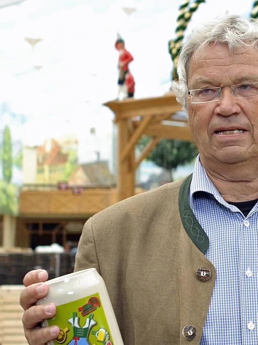 Der Kabarettist Gerhard Polt beim Oktoberfest.