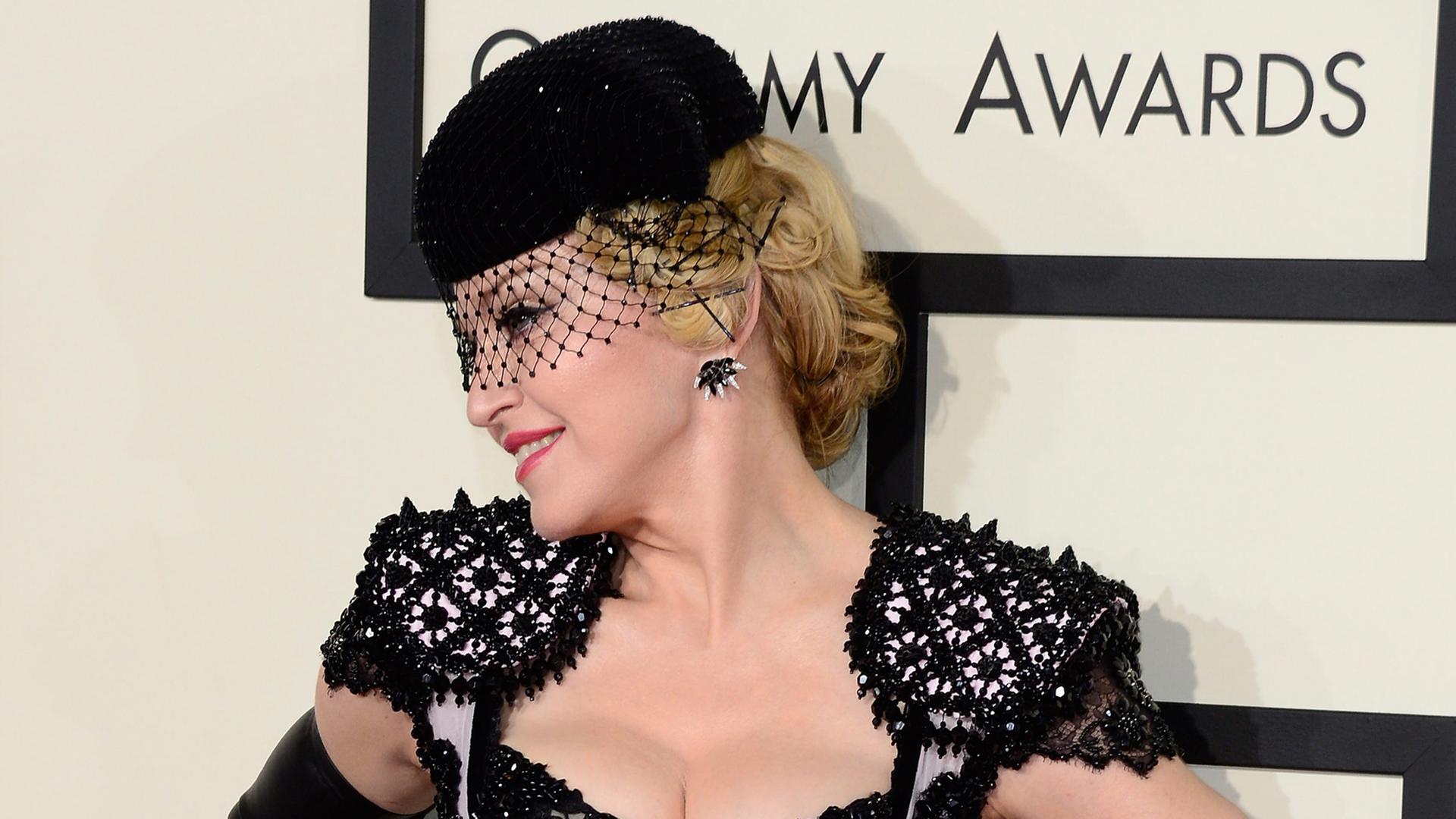 Die US-Sängerin Madonna bei ihrem Auftritt bei den 57. Grammy Awards in Los Angeles.