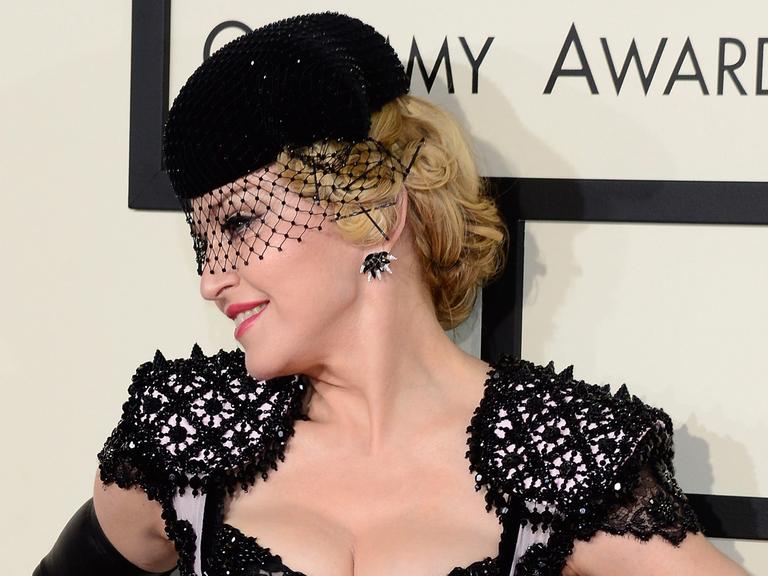 Die US-Sängerin Madonna bei ihrem Auftritt bei den 57. Grammy Awards in Los Angeles.
