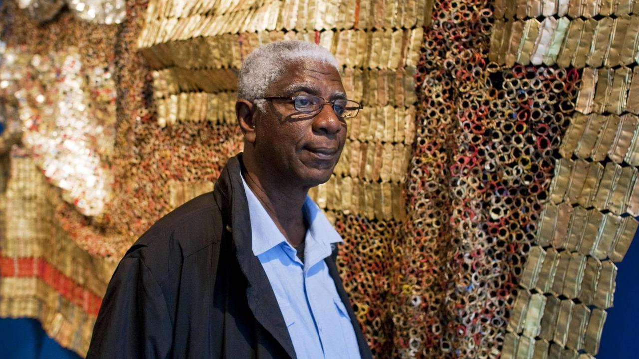 Der ghanaische Bildhauer El Anatsui gehört zu den bekanntesten afrikanischen Künstlern