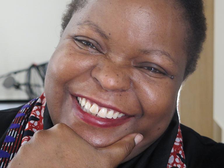 Die Schriftstellerin Petina Gappah zu Gast im Deutschlandfunk Kultur
