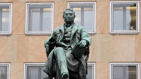 Das Denkmal des deutschen Physikers Julius Robert von Mayer in Heilbronn.