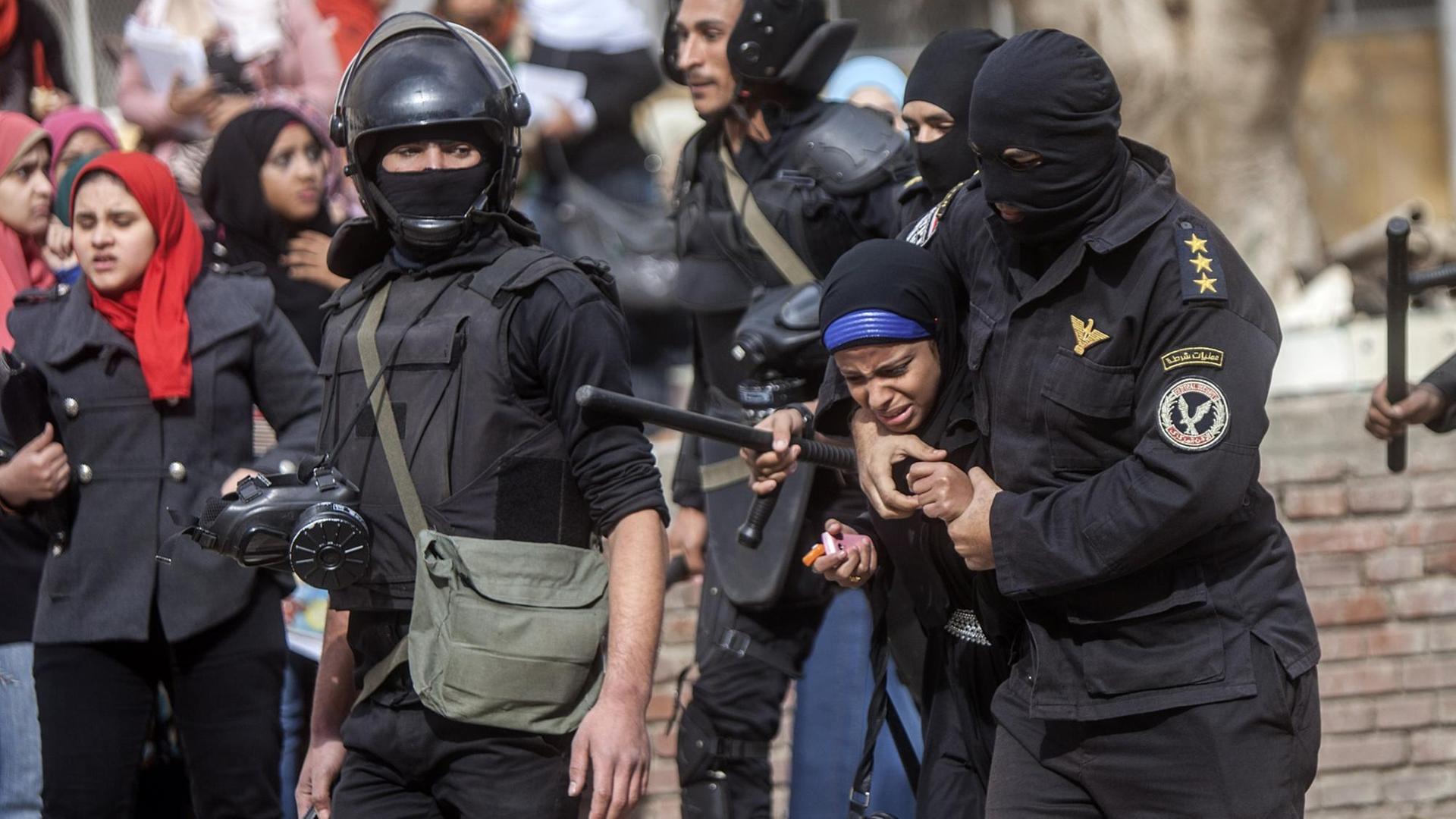 Ägypten nach dem Militärputsch 2013- der Film "Clash" beschreibt die Unruhen mit einem Kammerspiel der besonderen Art