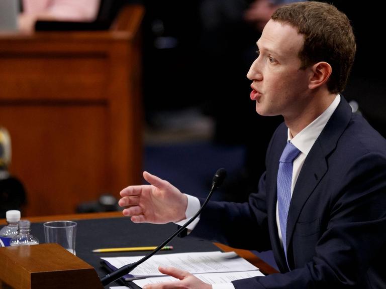 Facebook-Chef Mark Zuckerberg bei der Anhörung im US-Senat in Washington