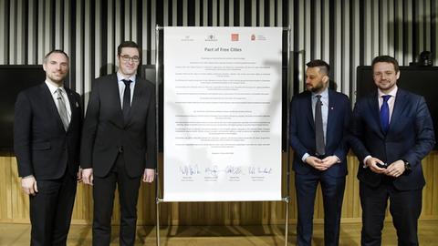Die Bürgermeister von Budapest, Prag, Warschau und Bratislava gründen Städteallianz aus Solidarität zu Europa.