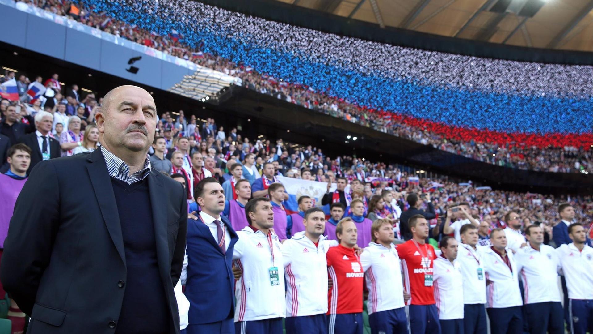 Der russische Nationaltrainer Stanislav Cherchesov beim Testspiel Russland gegen Costa Rica