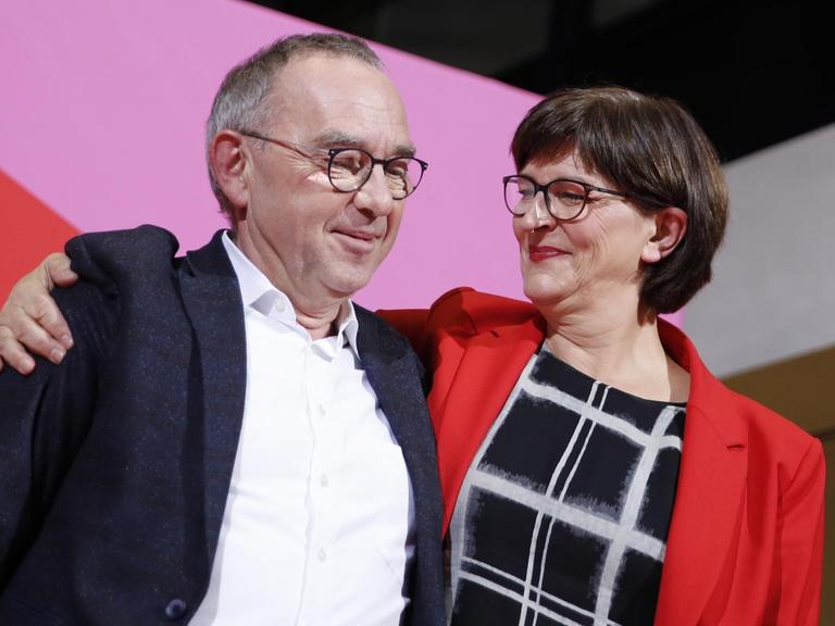 Die designierten SPD-Vorsitzenden Norbert Walter-Borjans und Saskia Esken.