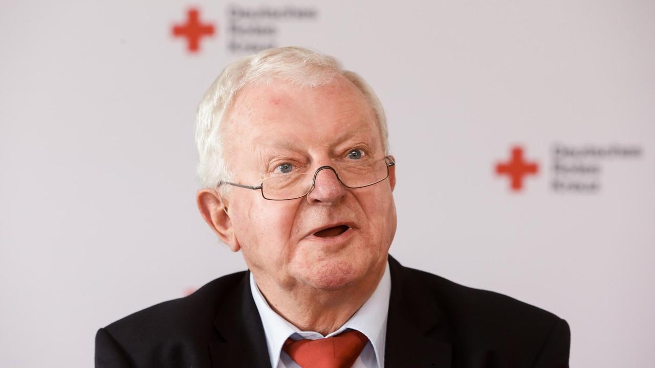 Der Präsident des Deutschen Roten Kreuzes, Rudolf Seiters.