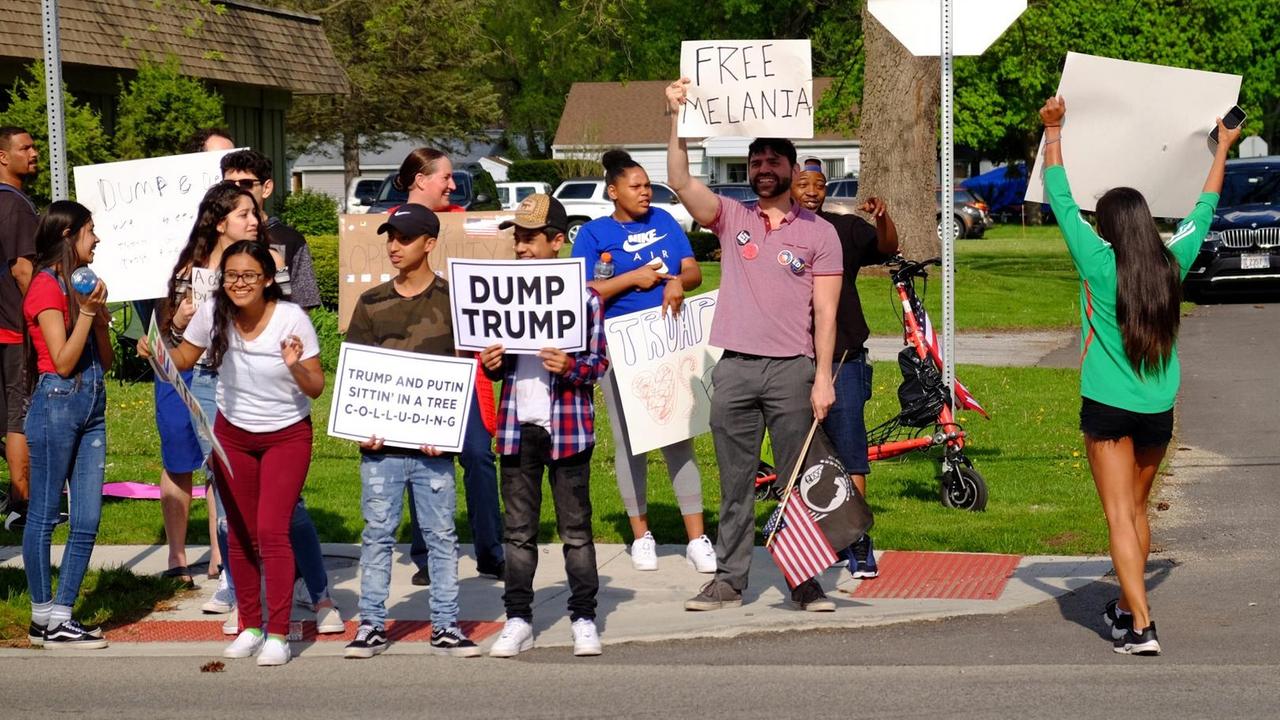 Sie würden ihr Land und Melania gerne von Donald Trump befreien: Gegner des US-Präsidenten in Elkhart, Indiana