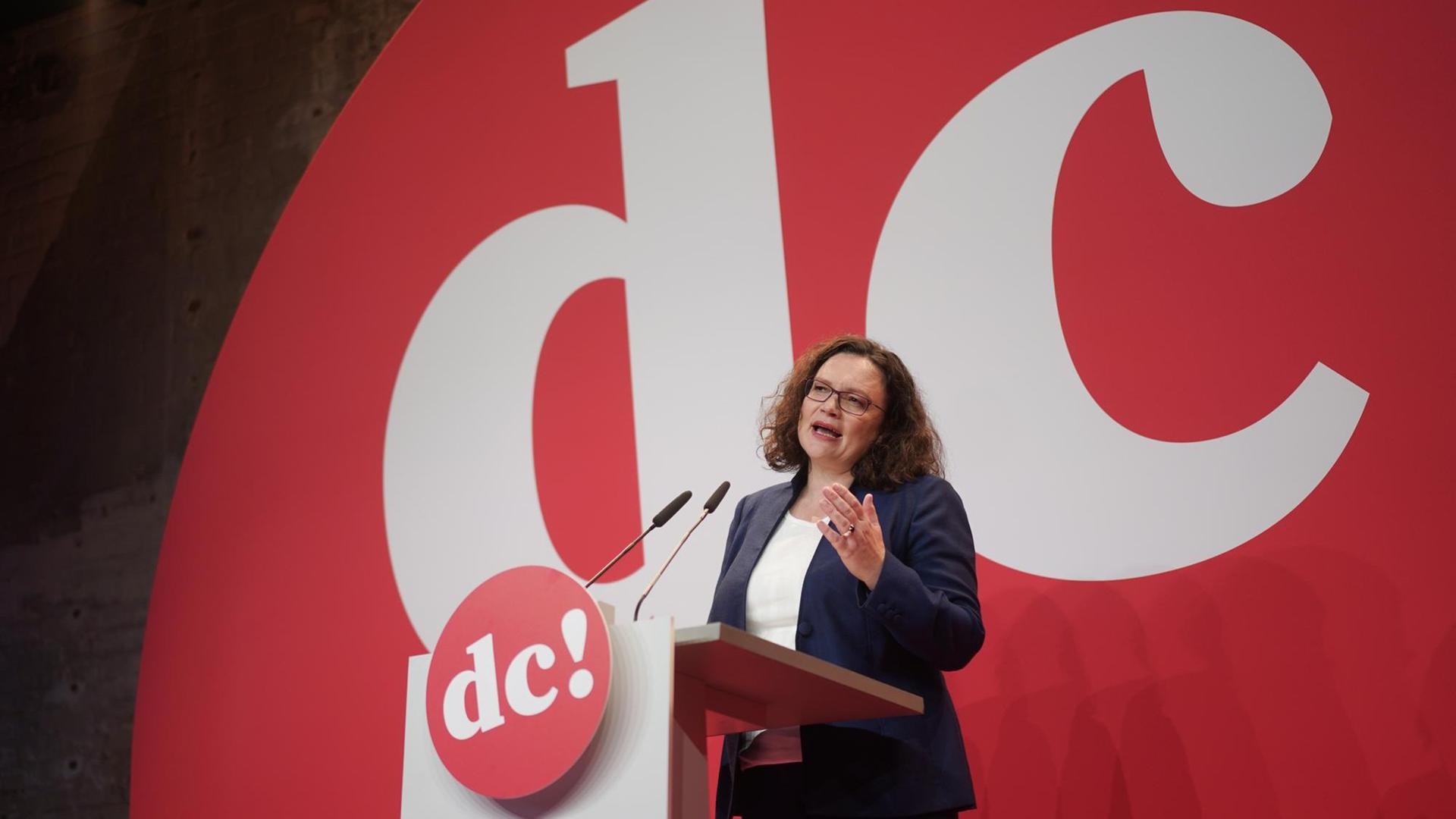 SPD-Chefin Andrea Nahles spricht auf dem Debattencamp in Berlin. SPD-Chefin Andrea Nahles spricht auf dem Debattencamp in Berlin.