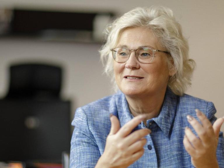 Christine Lambrecht, Parlamentarische Staatssekretaerin im Bundesfinanzministerium und kuenftige Bundesjustizministerin. Berlin, 20.06.2018 Berlin Deutschland *** Christine Lambrecht, Parliamentary State Secretary at the Federal Ministry of Finance and future Federal Minister of Justice Berlin, 20 06 2018 Berlin Germany PUBLICATIONxINxGERxSUIxAUTxONLY Copyright: xThomasxImo/photothek.netx