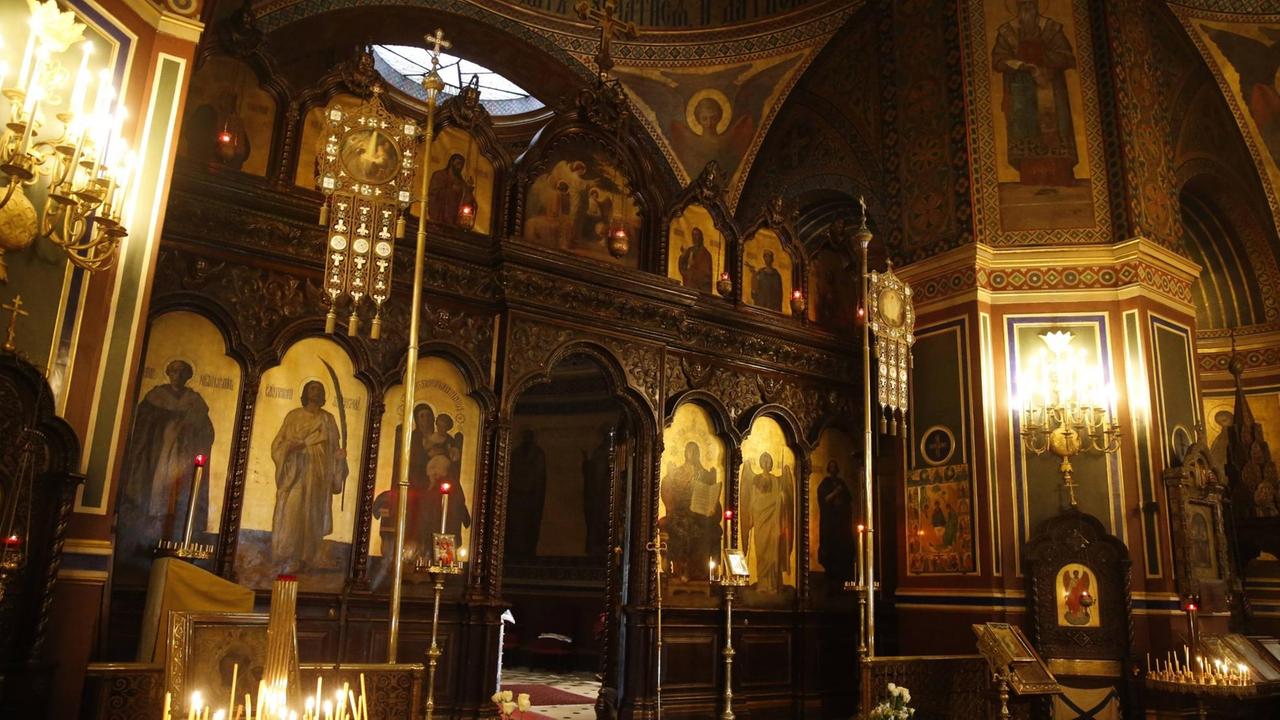 Ein Zentrum russischer Exilkultur: Innenraum der 1861 geweihten Alexander-Newski-Kathedrale in Paris