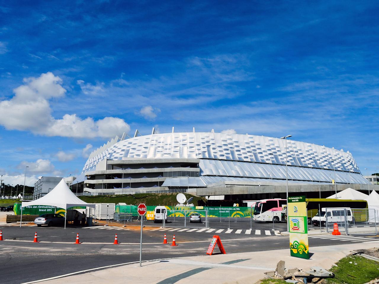 Blick auf die Arena Pernambuco in Recife, Brasilien (aufgenommen am 23. Juni 2013). Blick auf die Arena Pernambuco in Recife, Brasilien (aufgenommen am 23. Juni 2013).
