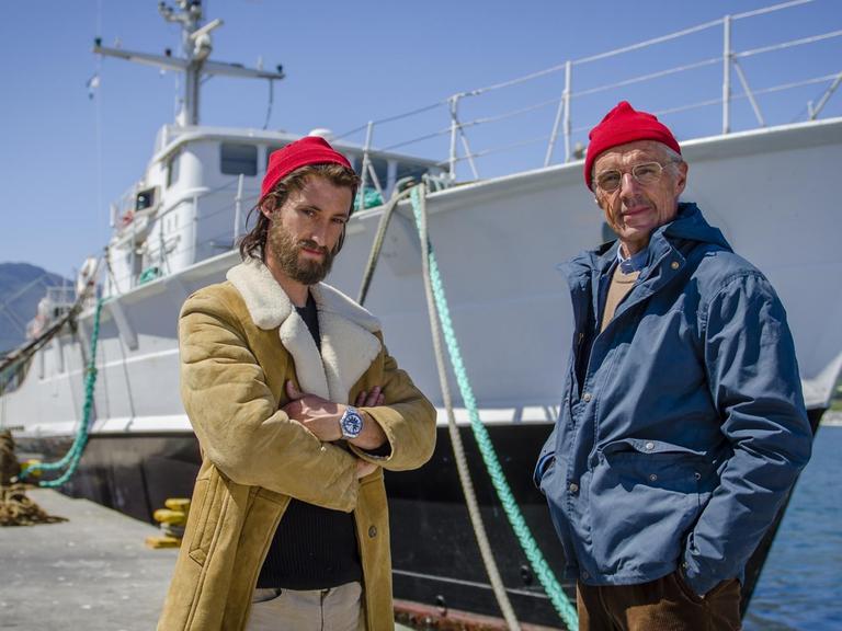 Philippe (Pierre Niney, links) und Jacques Cousteau (Lambert Wilson) im Film "Jacques - Entdecker der Ozeane"