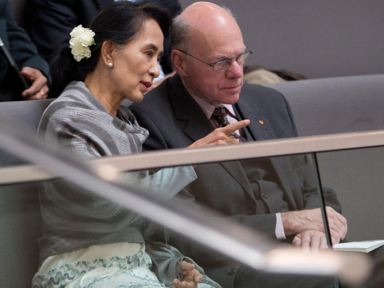 Aung San Suu Kyi und Norbert Lammert