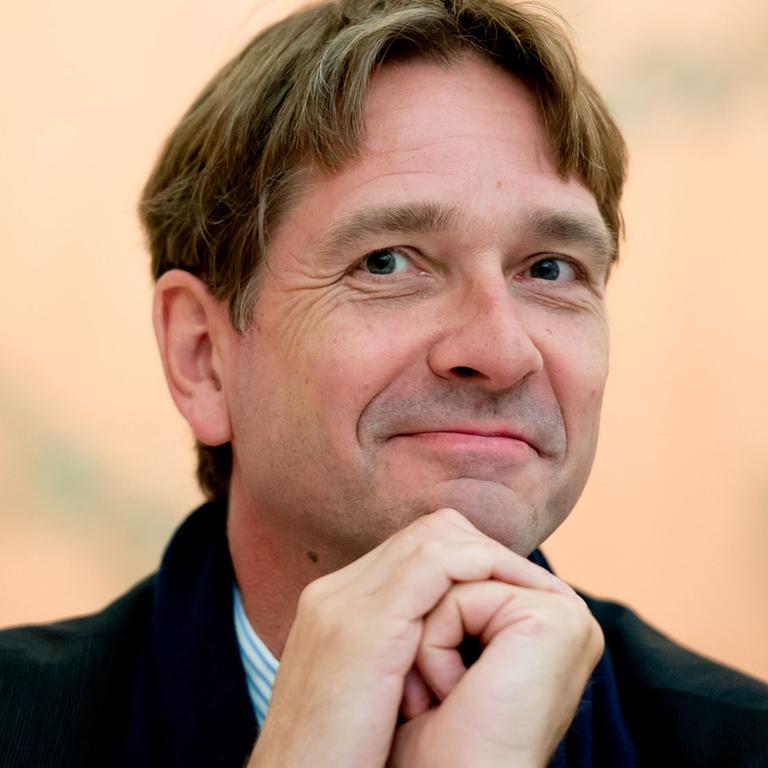 Der Generaldirektor der Bayerischen Staatsgemäldesammlung, Bernhard Maaz, am 22.06.2015 im Museum Brandhorst in München (Bayern) während einer Pressekonferenz.