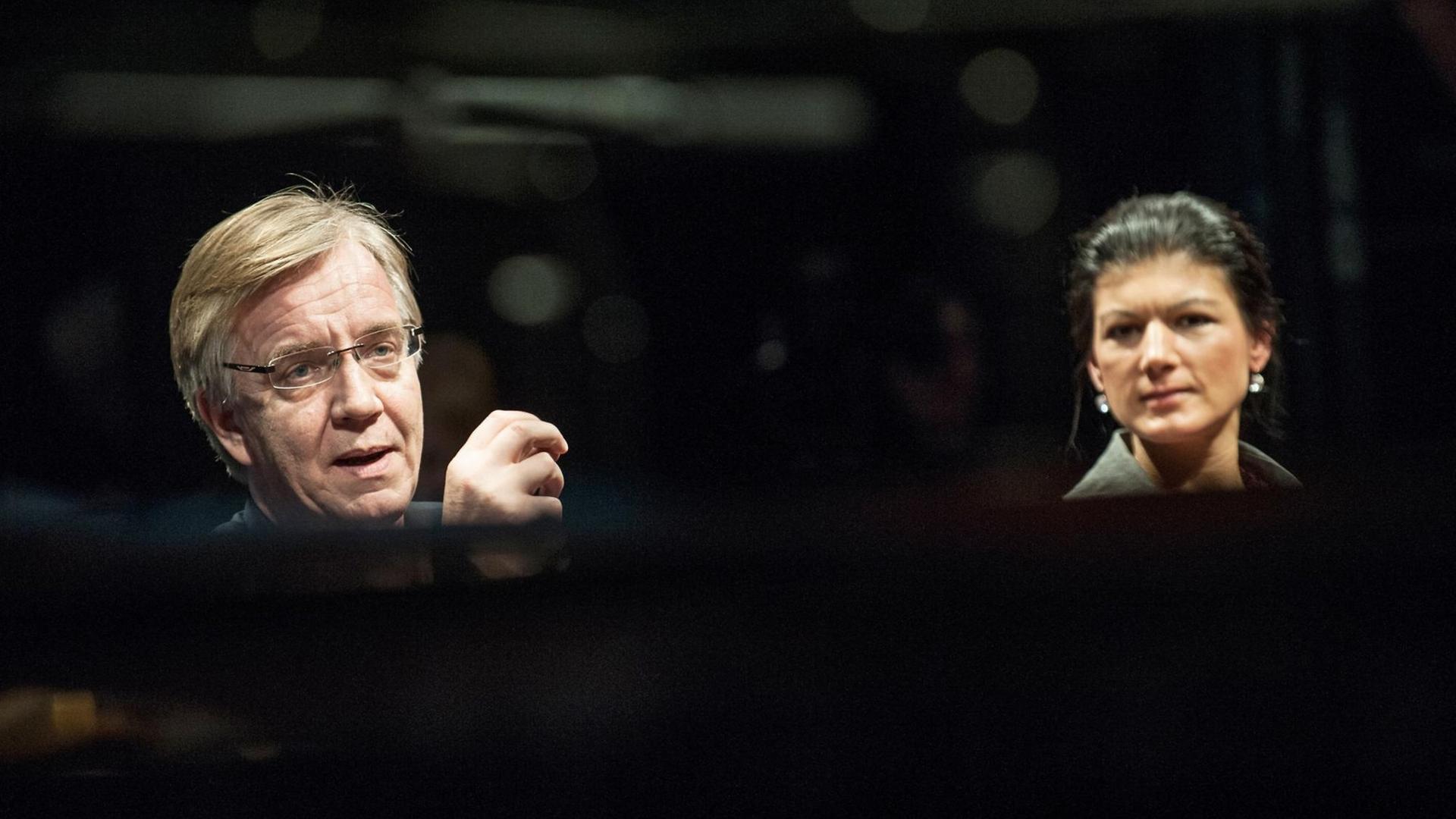 Sahra Wagenknecht und Dietmar Bartsch, aufgenommen am 11.1.2015, sollen künftig die Bundestagsfraktion der Linkspartei führen.