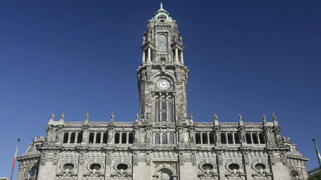 Das Gebäude der Stadtverwaltung (Camara Municipal) von Porto