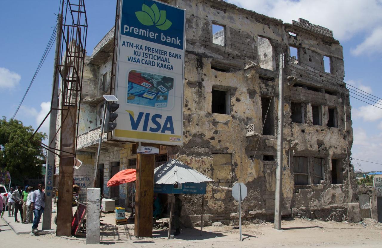 1752530946_In der somalischen Hauptstadt Mogadischu stehen Zerstoerung und Entwicklung dicht nebeneinander (2).jpg