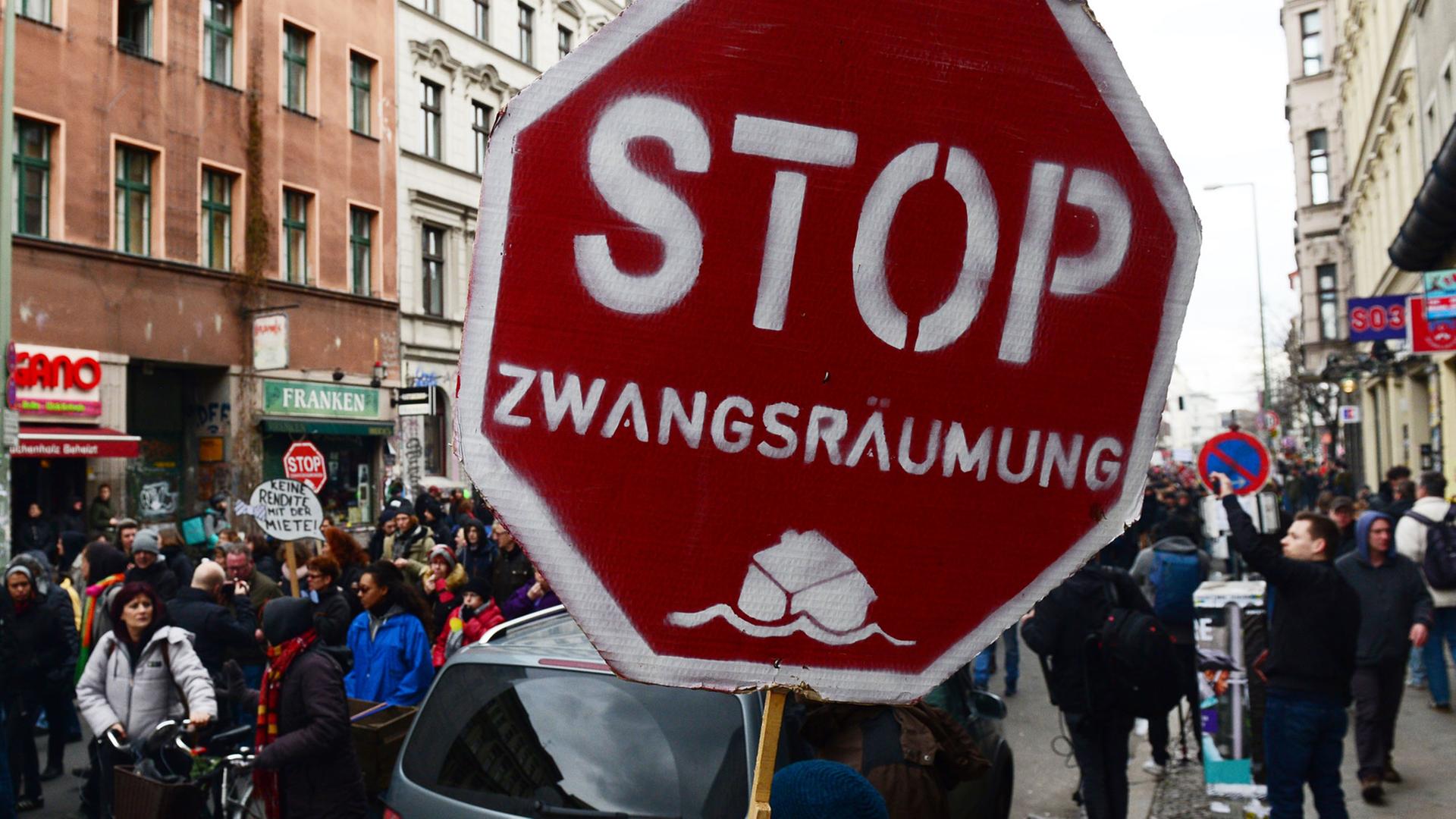 Demonstration gegen Zwangsräumungen in Berlin-Kreuzberg.