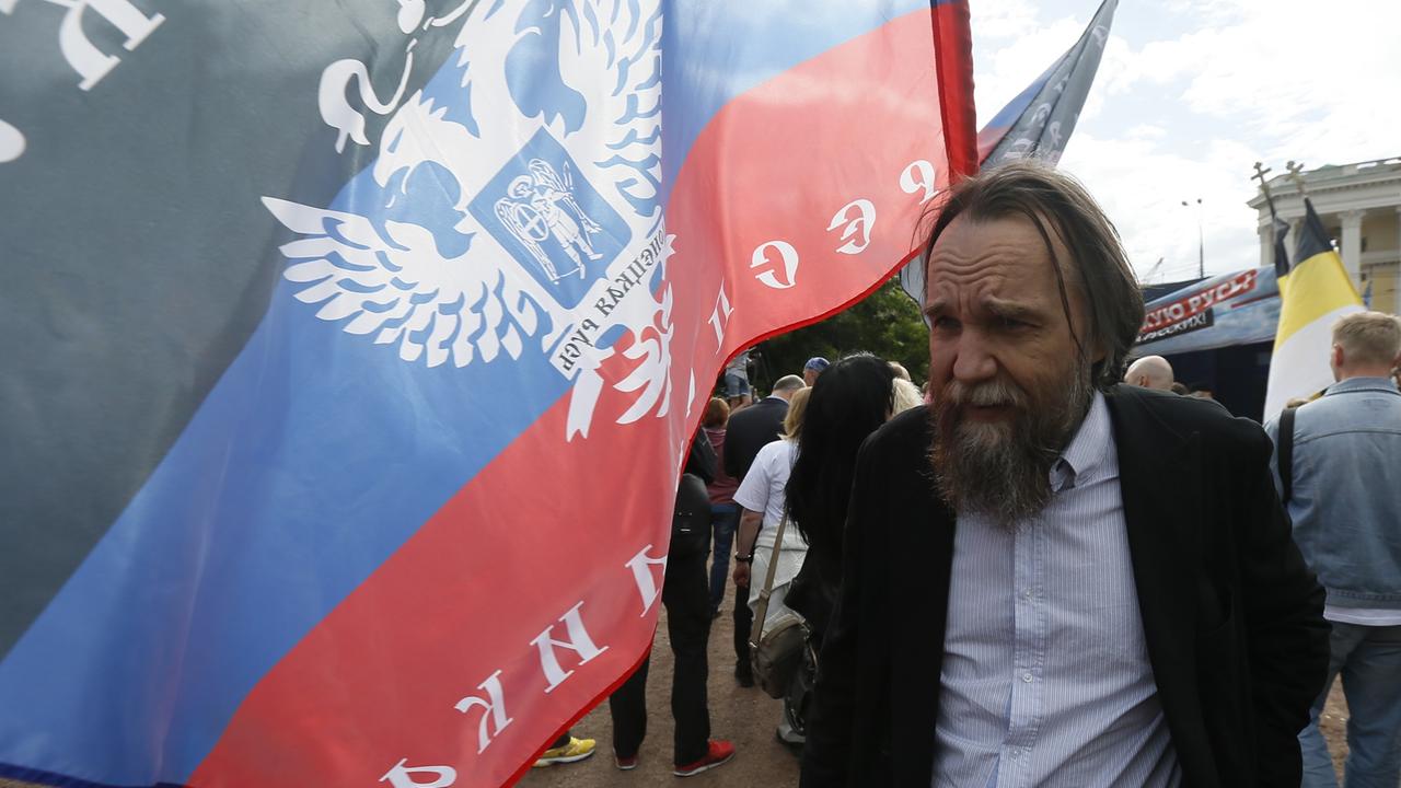 Er gilt als Chefideologe der "Eurasischen Bewegung": Alexander Dugin während einer Demonstration in Moskau im Juni 2014