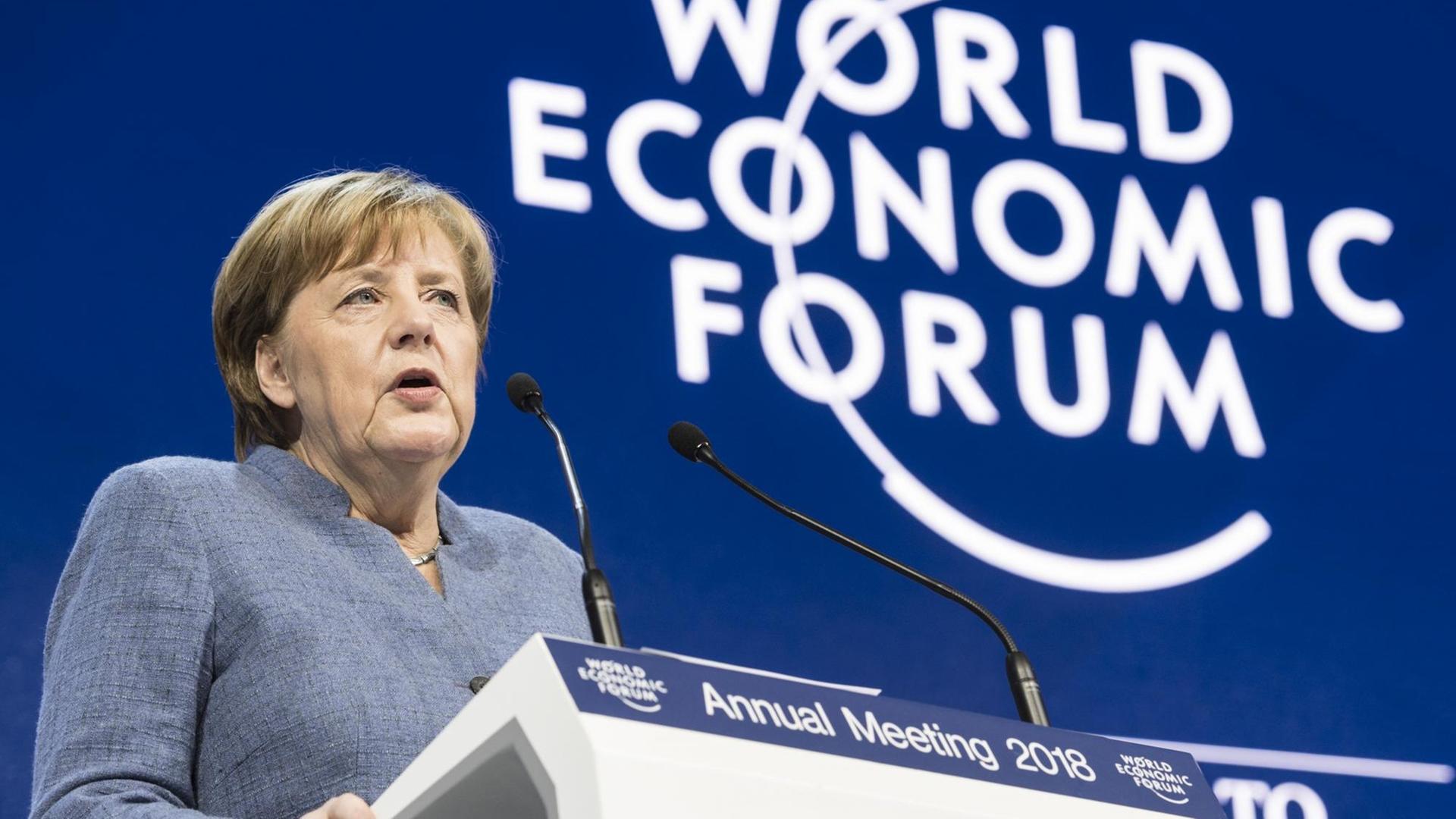 Angela Merkel spricht bei dem Wirtschafts-Treffen in Davos.