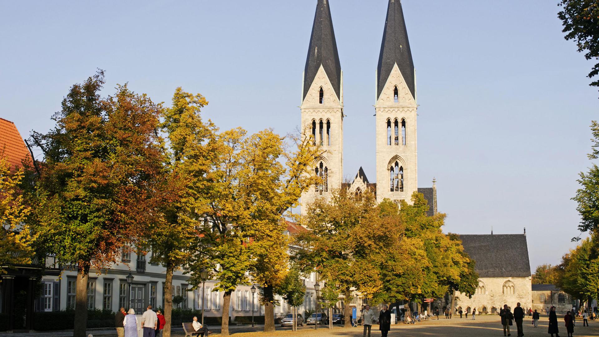 Dom und Domplatz von Halberstadt, Sachsen-Anhalt, Deutschland, Europa