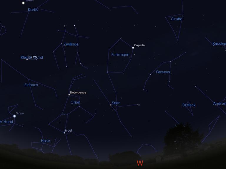 Das Sternbild Fuhrmann am abendlichen Winterhimmel 
