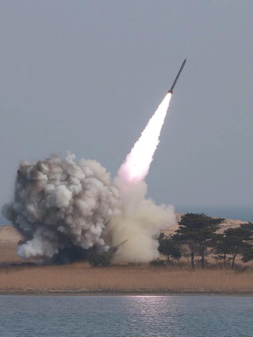Bild eines nordkoreanischen Raketentests.