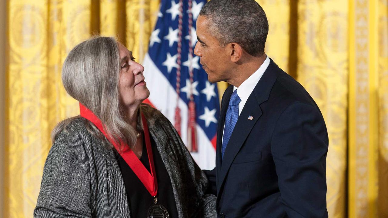 2012 erhielt Robinson die National Humanities Medal, die ihr von Präsident Barack Obama verliehen wurde. 