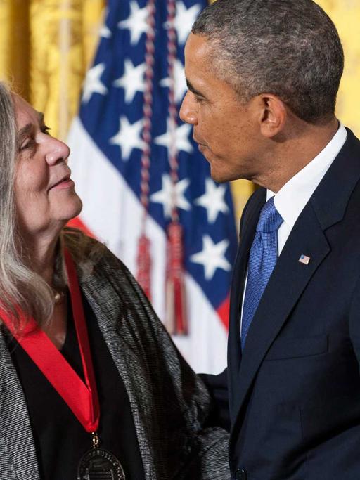 Die US-amerikanische Schriftstellerin Marilynne Robinson erhielt 2012 die National Humanities Medal, die ihr von Präsident Barack Obama verliehen wurde.
