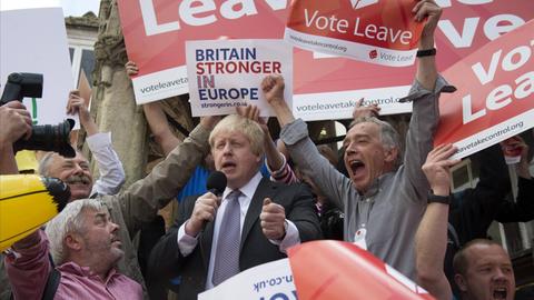 Boris Johnson auf der "Vote Leave" Tour am 26.05.2016 in London. Im Zuge eines Spazierganges in Winchester und Hampshire trifft er zudem auf Befürworter der Kampagne zum Referendum am 23. Juni 2016.