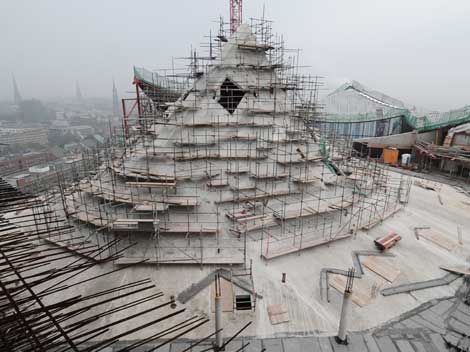 Baustelle der Elbphilharmonie in Hamburg: Die oberste Kuppel des Großen Konzertsaals