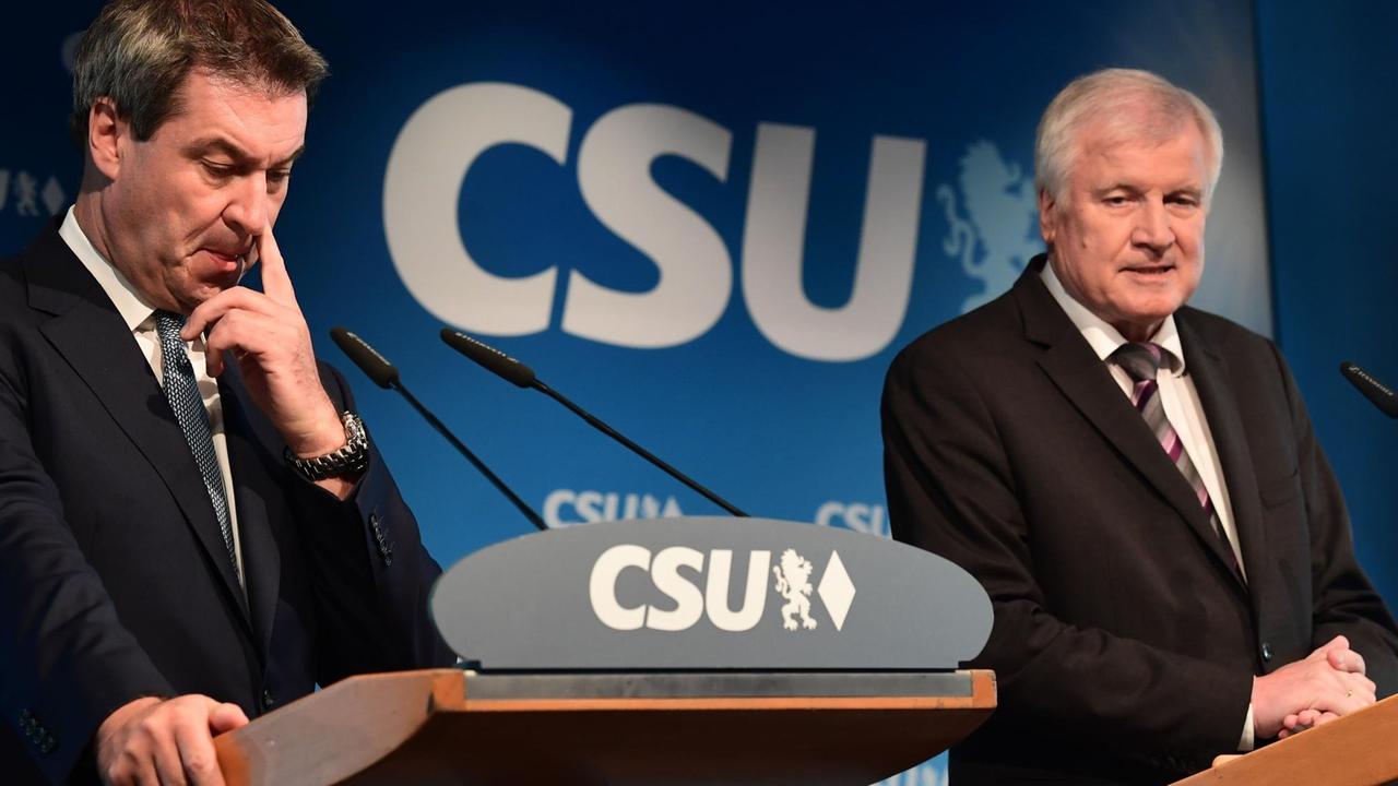 Der bayerische Ministerpräsident Markus Söder und CSU-Chef Horst Seehofer auf einer Pressekonferenz am Tag nach der bayerischen Landtagswahl.