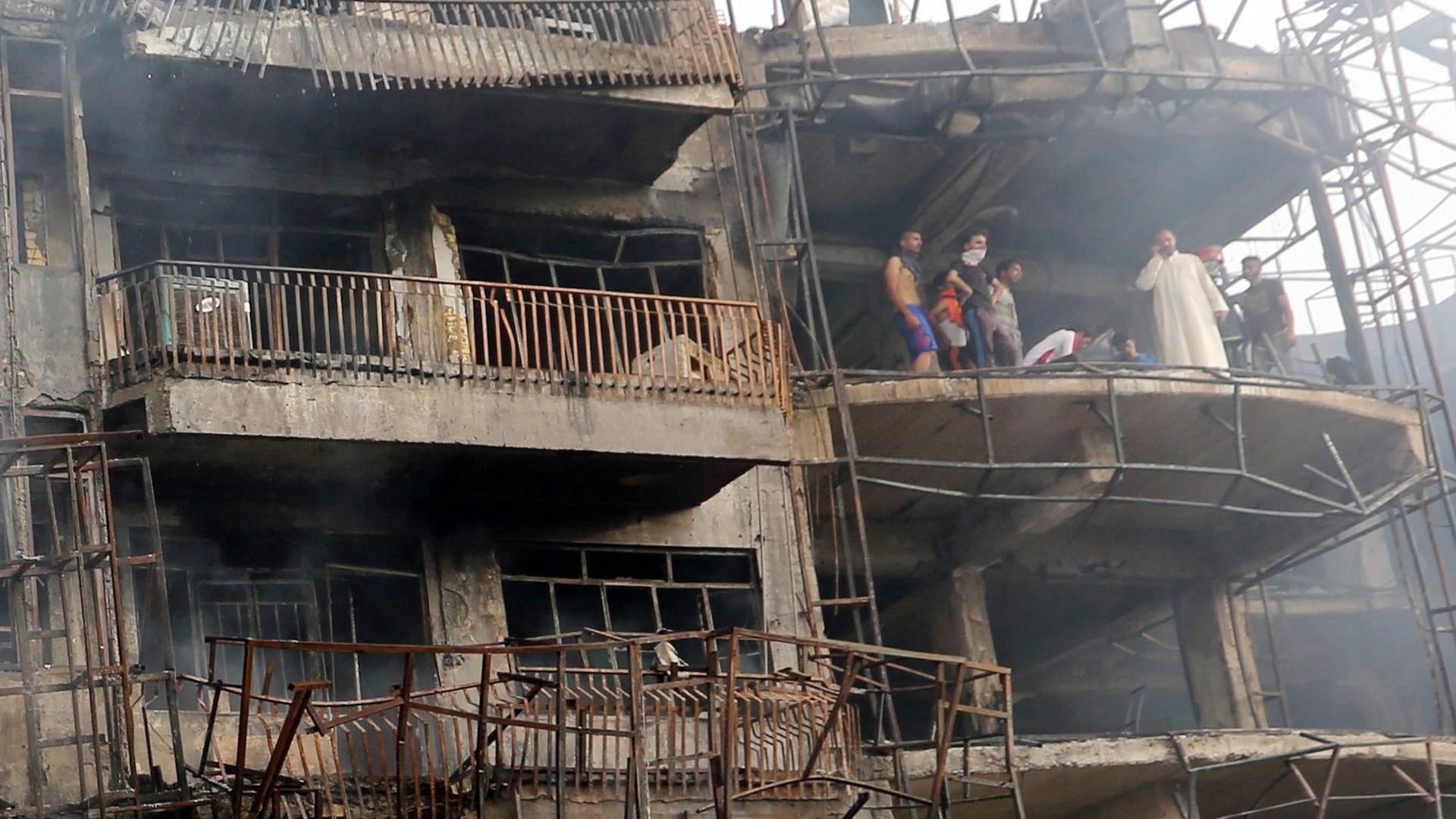 Anschläge in Bagdad Zahl der Toten steigt auf mehr als 200