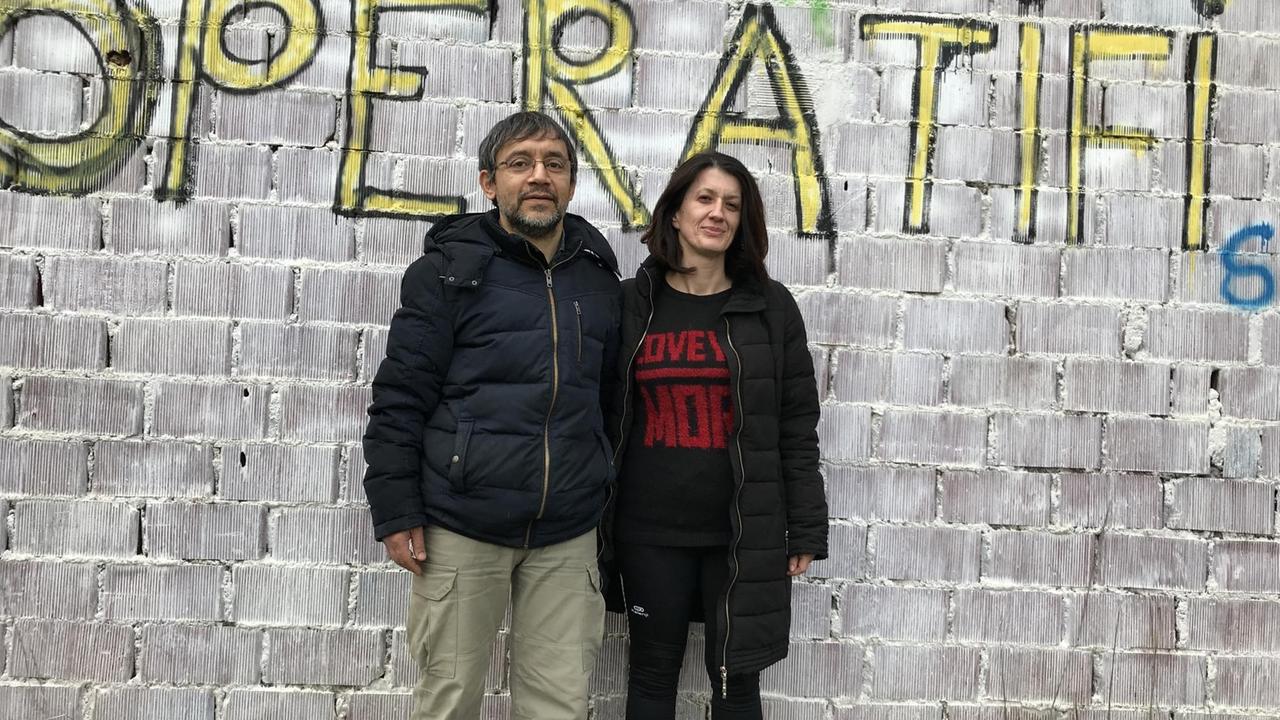Beschaulicher Lebensabend an der Ägäis: Der Istanbuler Arif Iyidogan und seine Frau Nergis Gürel auf dem Grundstück bei Izmir, wo sie einmal gemeinsam leben wollen.