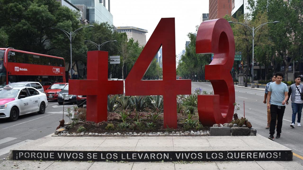 Mahnmal in Mexiko-Stadt für die 43 Studenten von Ayotzinapa. 