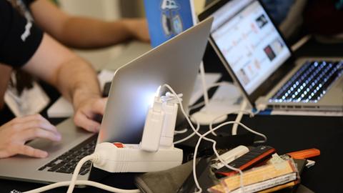 Teilnehmer am "Battle Hack", bei dem kreative Entwicklerteams in etwa 24 Stunden ein neues Produkt schaffen
