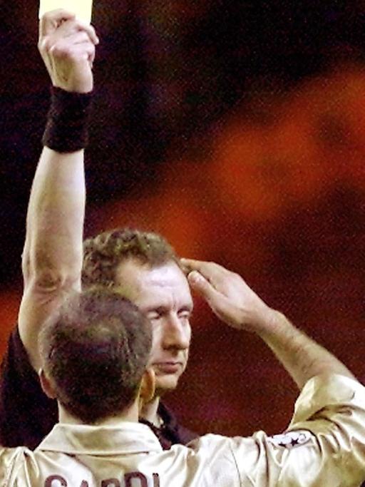 Hellmut Krug bei einem Spiel Champions-League-Spiel in Anfield