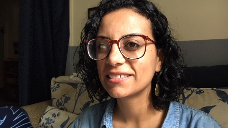 Porträt der jungen Anwältin und Menschenrechtsaktivistin Mahienour El-Massry