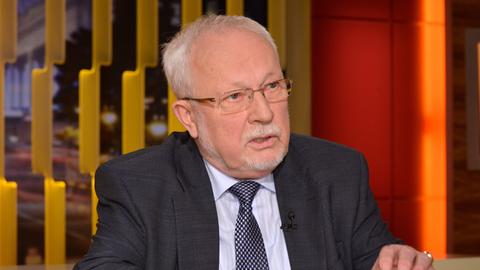 Lothar de Maiziere, erster demokratisch gewählter und zugleich letzter Ministerpräsident der DDR, aufgenommen am 15.09.2014 während der Aufzeichnung der RBB-Talksendung "Thadeusz" in Berlin.