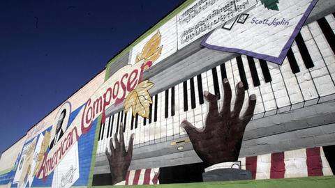 Ein Wandgemälde in Texarkana in Erinnerung an den Komponisten Scott Joplin, der einige Zeit in der Stadt lebte.
