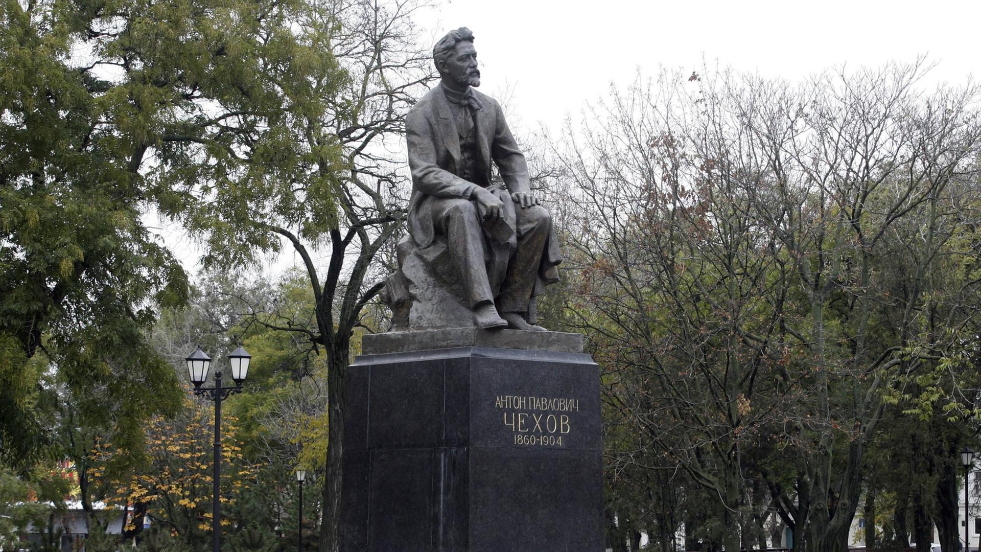 Das Denkmal von Anton Tschechow in Taganrog.