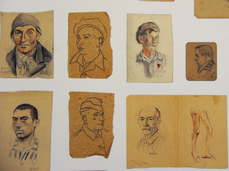 Zeichnungen von Camille Delétang in der Ausstellung "Wiederentdeckt Zeugnisse aus dem Konzentrationslager Holzen"