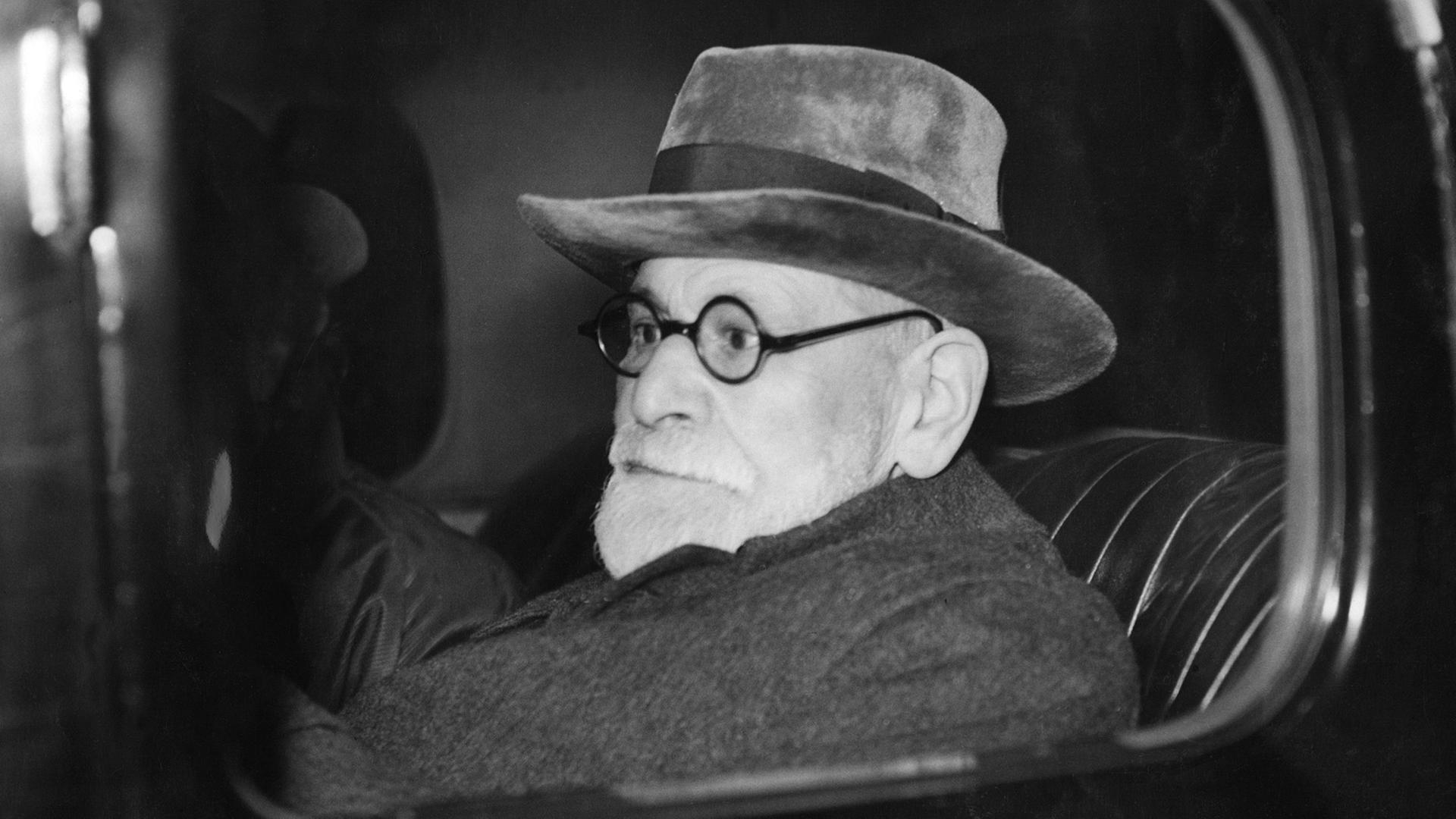 Der österreichische Psychoanalytiker Sigmund Freud kurz nach seiner Ankunft in London am 6. Juni 1938.