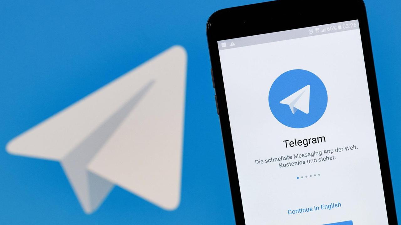 Das Logo des selbstregulierten Instant-Messaging-Dienst Telegram auf einem Handy. Köln, 01.06.2020